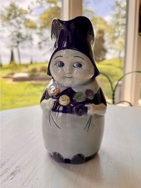 BLUE RIDGE POTTERY CREAMER OR A “BETSY JUG”.